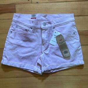 NWT WOMENS LEVIS SHORTS